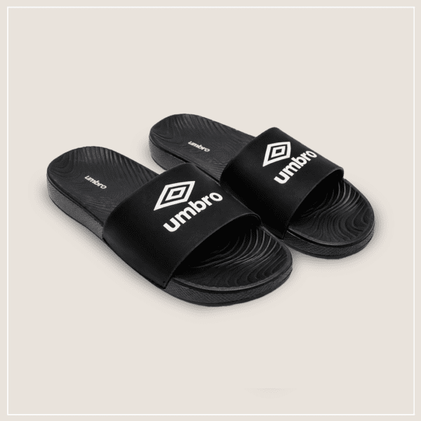 כפכף חלק שחור לגבר UM-043