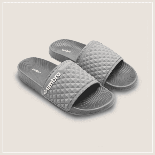 כפכף ניטים אפור לגבר UM-048