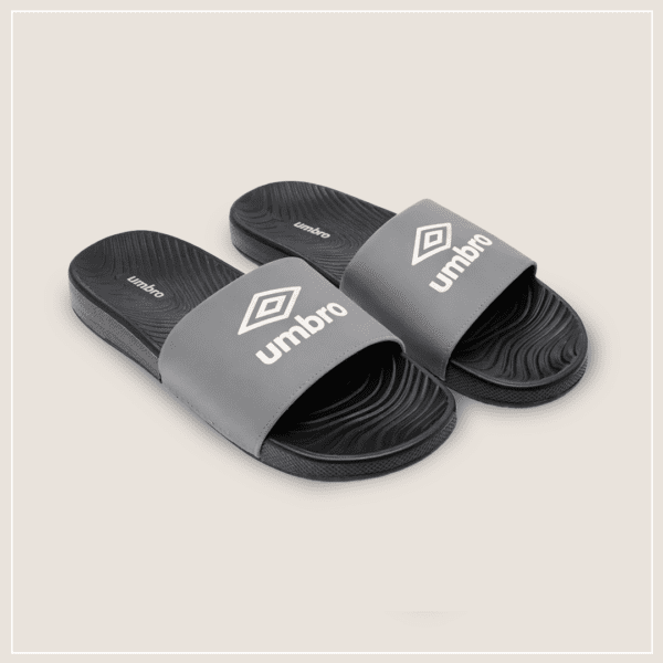 כפכף חלק אפור לגבר UM-044