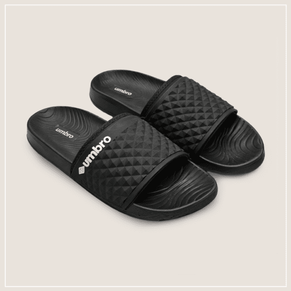 כפכף ניטים שחור לגבר UM-046